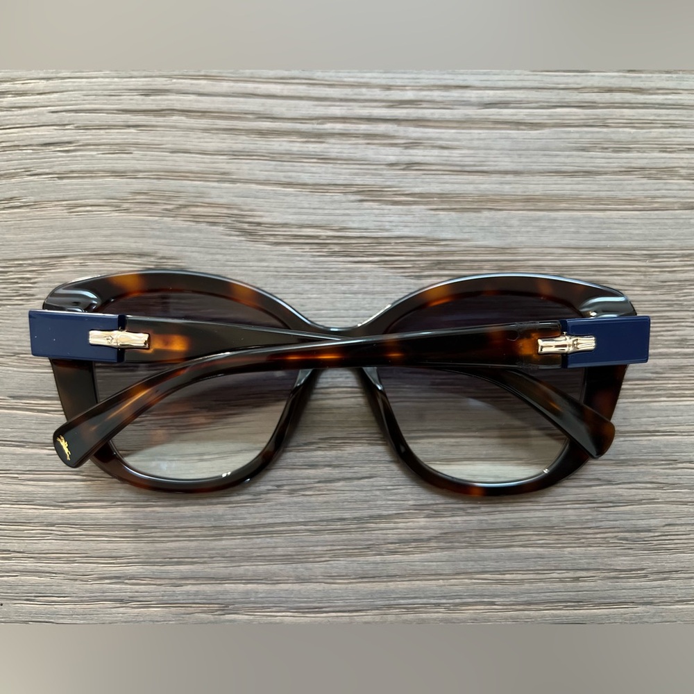 Longchamp Elegant Tortoise Shell Sunglasses - Picture 15 of 15